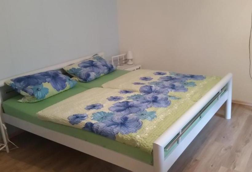 호텔 Gasthaus Und Pension Mombergstube