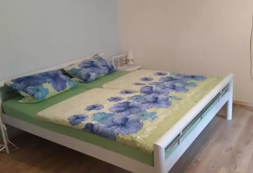 호텔 Gasthaus Und Pension Mombergstube