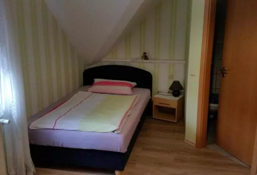 호텔 Gasthaus Und Pension Mombergstube