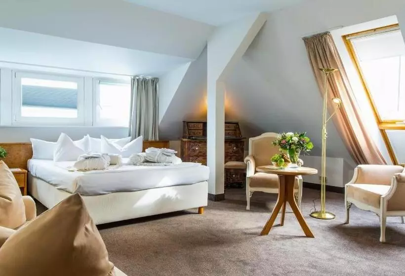 Hotel Holsteiner Hof   Timmendorfer Strand