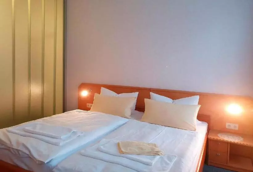 Отель Peenebrücke