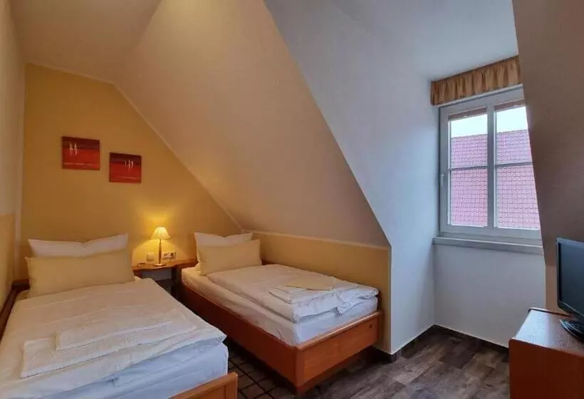 Отель Peenebrücke