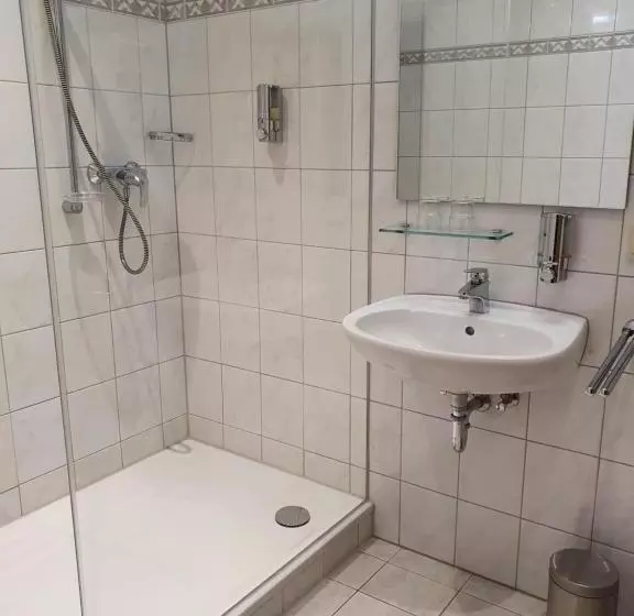 Отель Peenebrücke