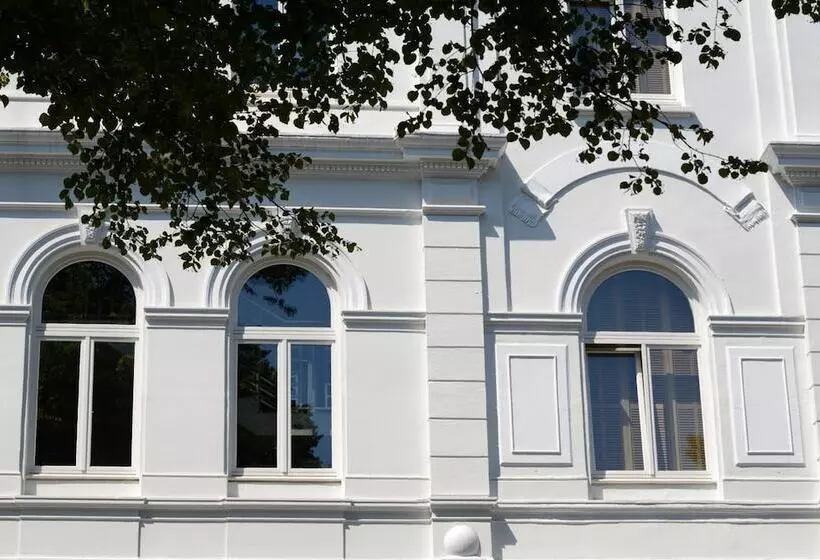 酒店 Yoho   The Young