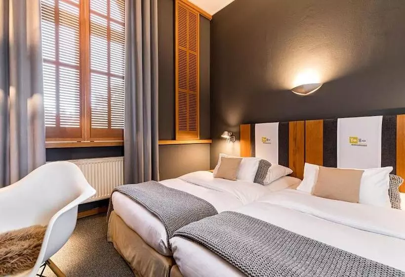 酒店 Yoho   The Young