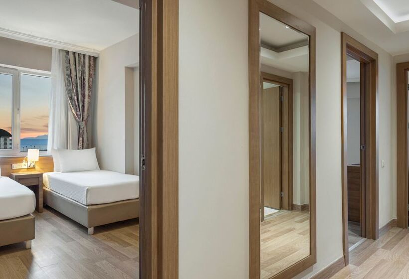 Ramada Resort By Wyndham Lara