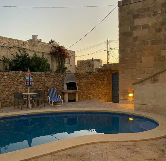 تختخواب و صبحانه Gozo Silence