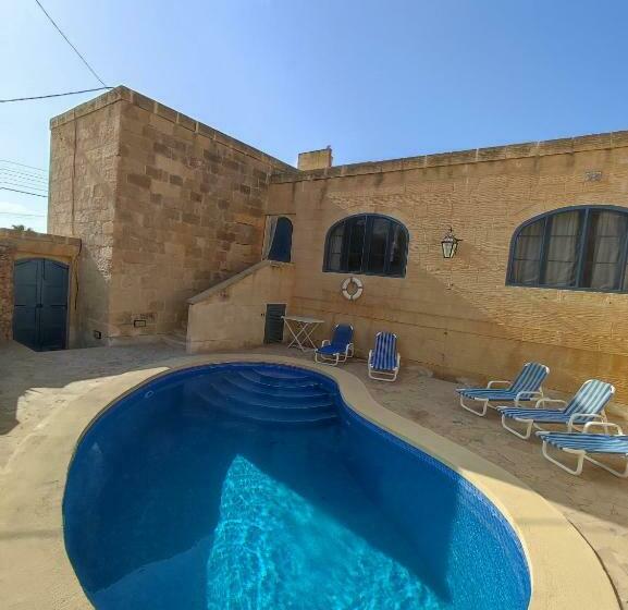 تختخواب و صبحانه Gozo Silence