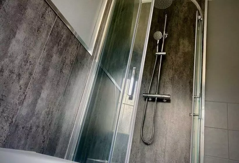 Clifton Stylish Hot Tub House In Blackpool