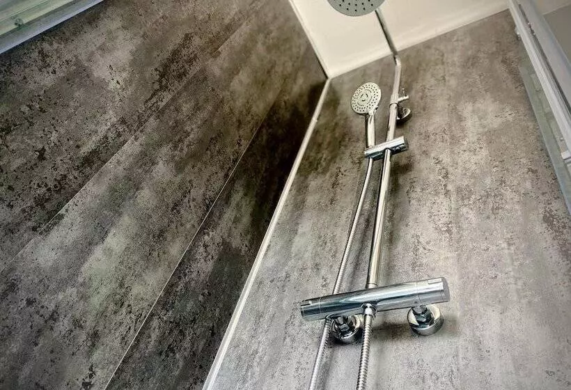 Clifton Stylish Hot Tub House In Blackpool