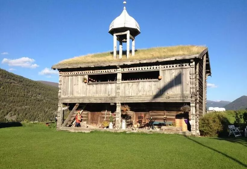 Otel Kvaale Gard