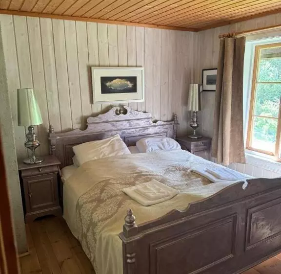 Otel Kvaale Gard