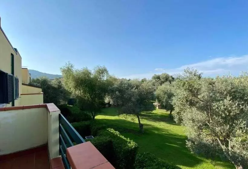 Charme A 300 Mt Dal Mare   Calabria