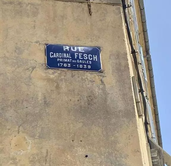 Superbe Appartement T2 En Plein Centre D Ajaccio, Rue Fesch