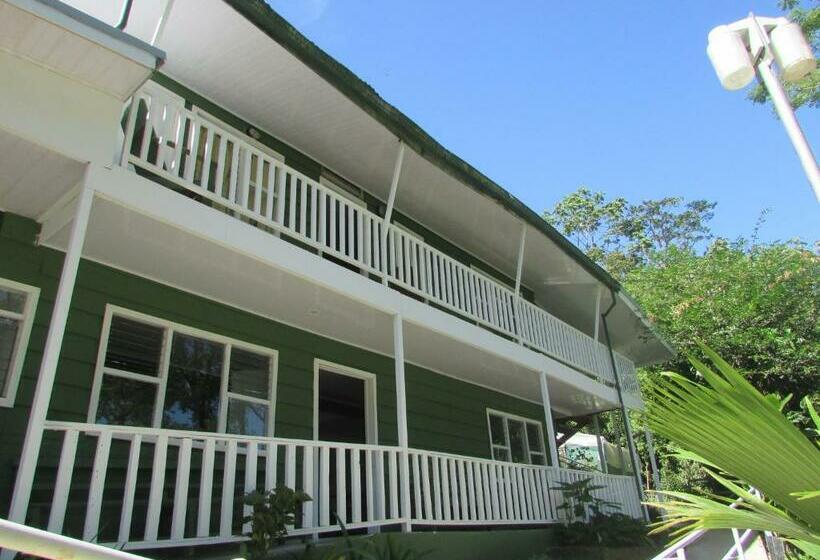 旅馆 La Marta Refugio De Vida Silvestre