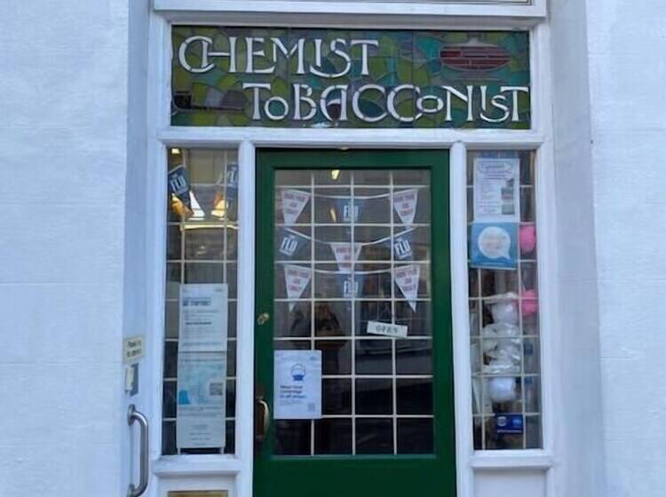 Bed and Breakfast Six On Castle