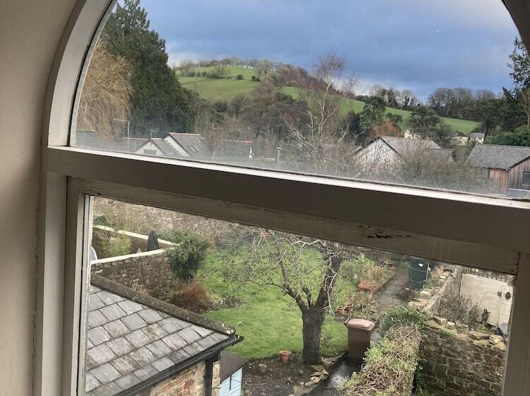 Bed and Breakfast Six On Castle