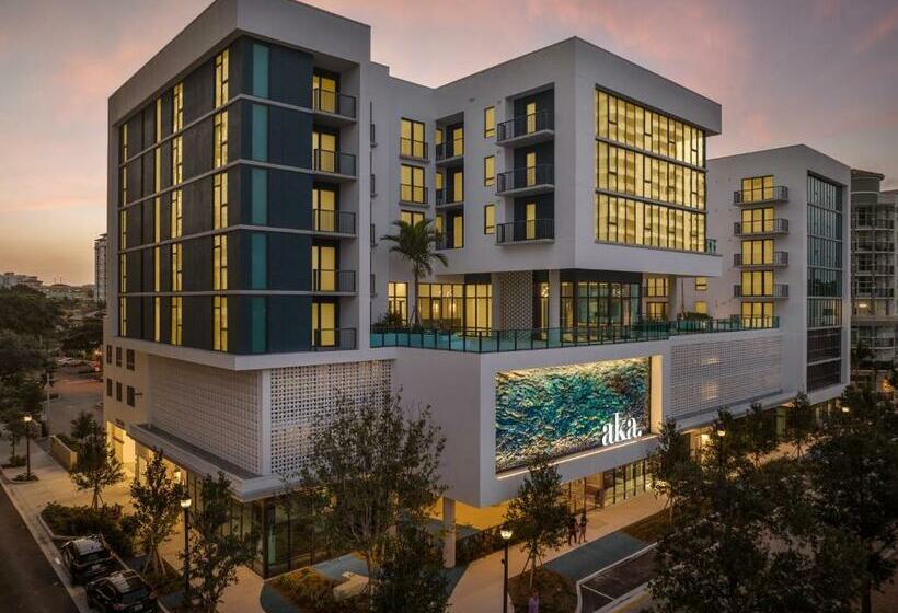 ホテル Aka West Palm