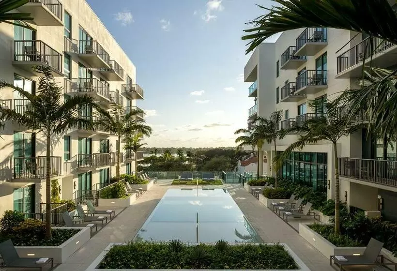 Hotelli Aka West Palm