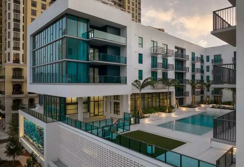 Hotelli Aka West Palm