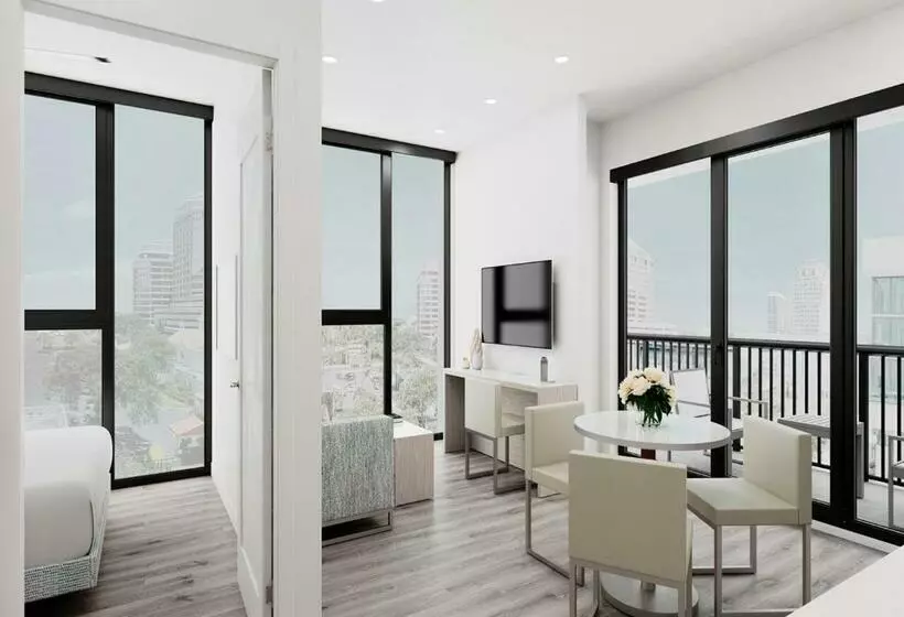 Hotelli Aka West Palm