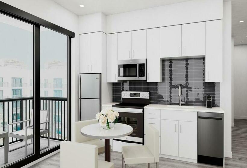 ホテル Aka West Palm