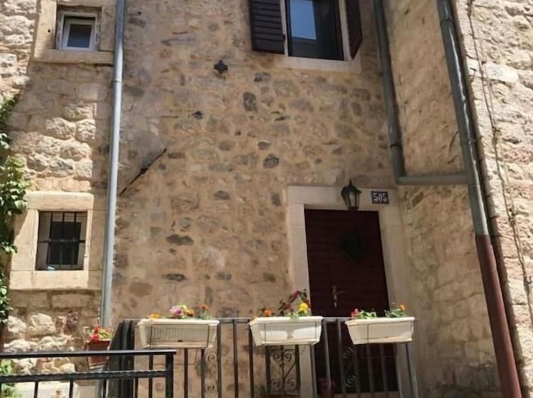 Puerta Hotel Kotor