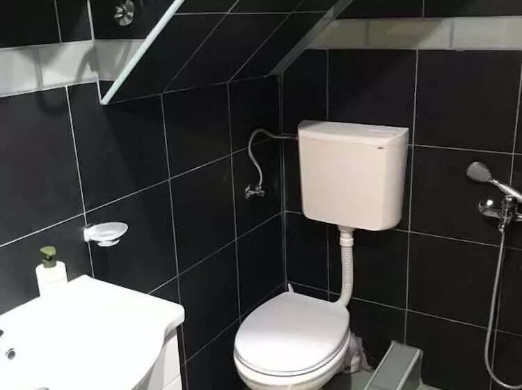 Puerta Hotel Kotor