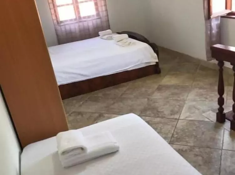 Puerta Hotel Kotor