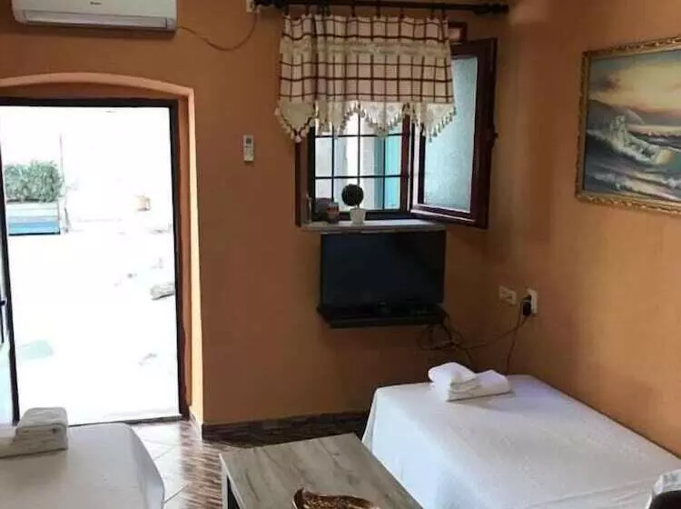 Puerta Hotel Kotor