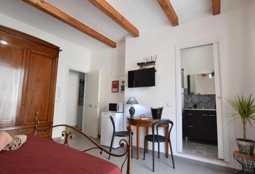 Bed and Breakfast Amuni  Apartments