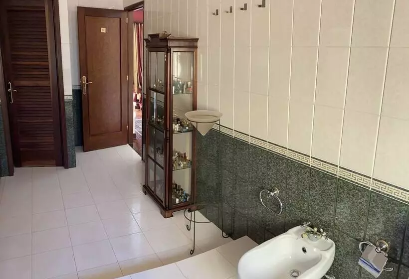 پانسیون Dmcharme