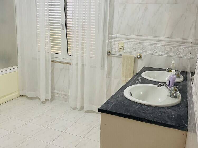 پانسیون Dmcharme