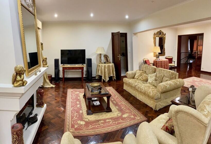 پانسیون Dmcharme