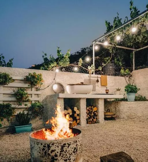 ペンション Patio Rooms Gjirokaster