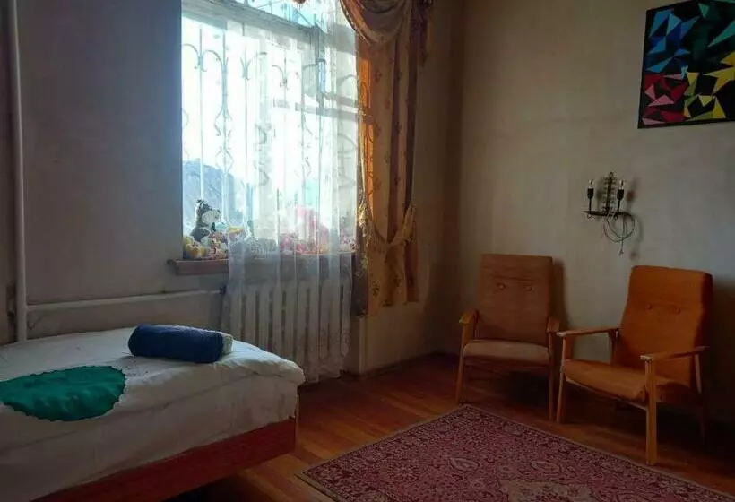 Aamiaismajoitus (B&B) Monavard