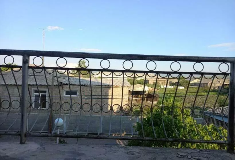 Aamiaismajoitus (B&B) Monavard