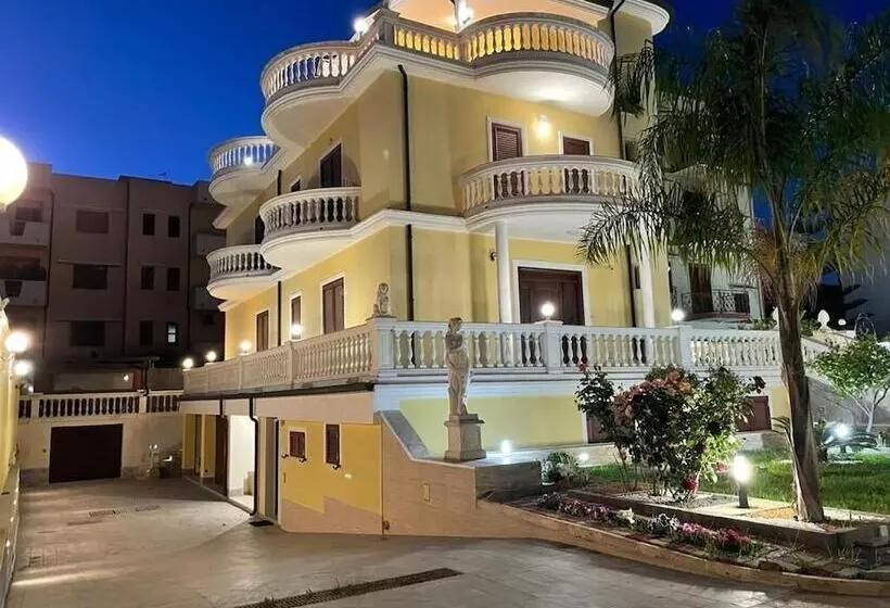 تختخواب و صبحانه Nicole House
