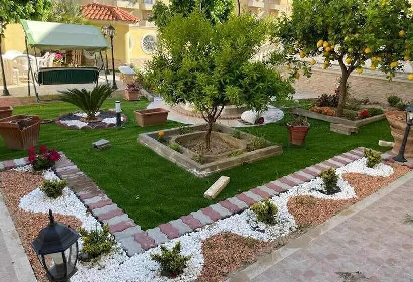 تختخواب و صبحانه Nicole House