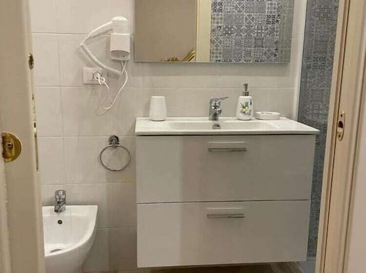 مبيت وإفطار Nicole House