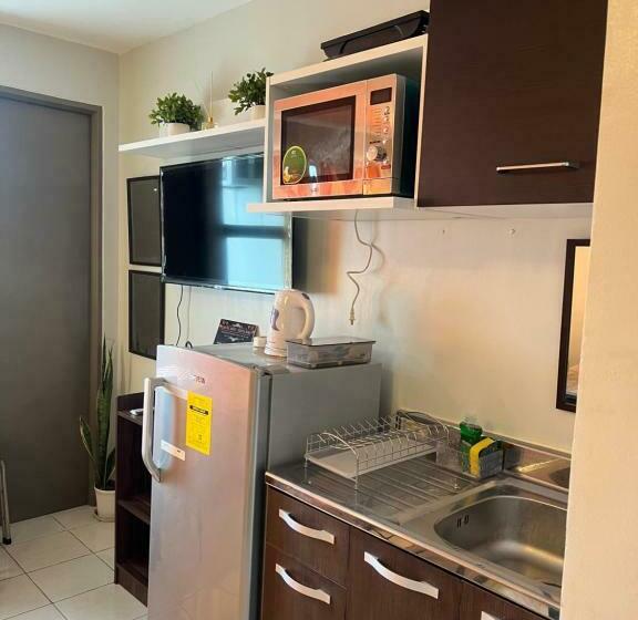 Cozy Boo Staycation Near Enchanted Kingdom By Dynel