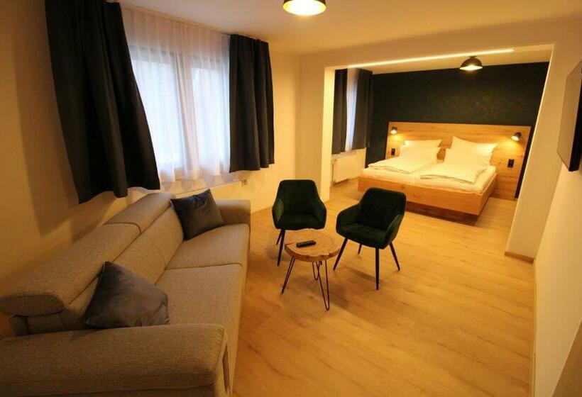 ホテル Der Hirsch