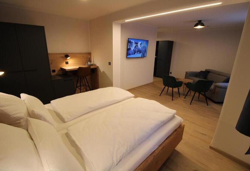 ホテル Der Hirsch