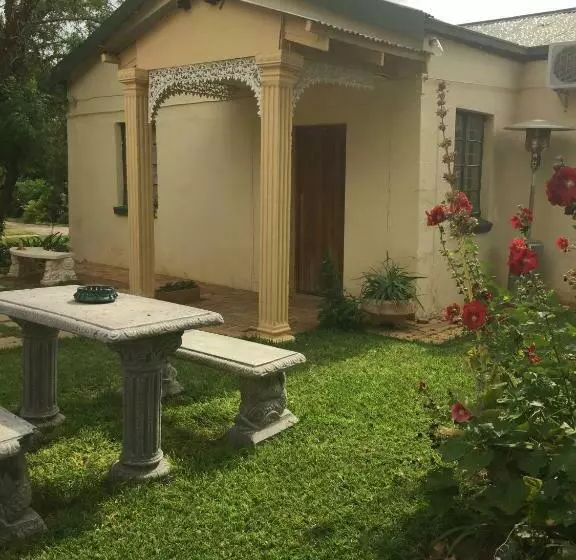 ペンション Schoon Guest House