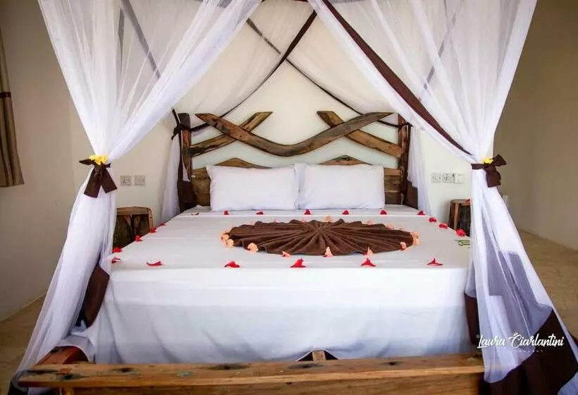 Uroa Zanzibar Vera Beach Hotel By Moonshine
