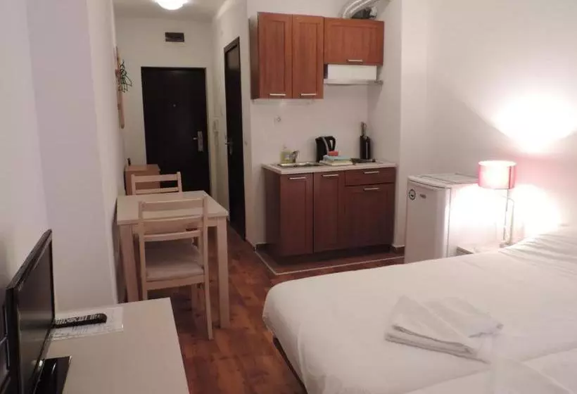 Gondola Apartments & Suites