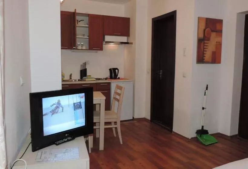 Gondola Apartments & Suites