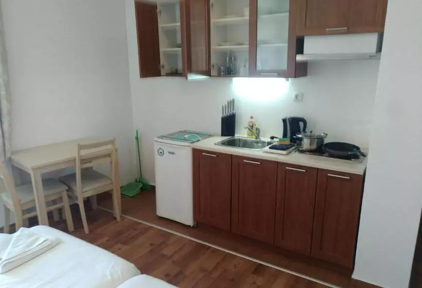 Gondola Apartments & Suites