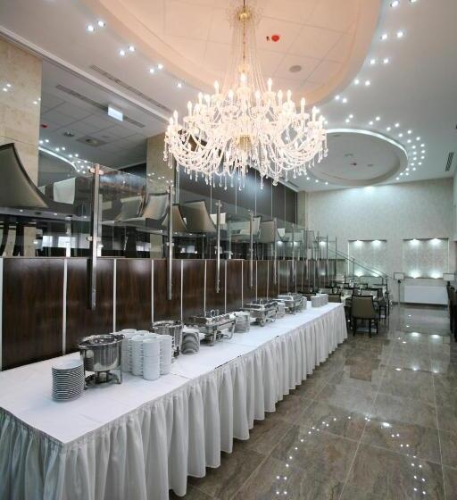 فندق Bástya Konferencia és Wellness