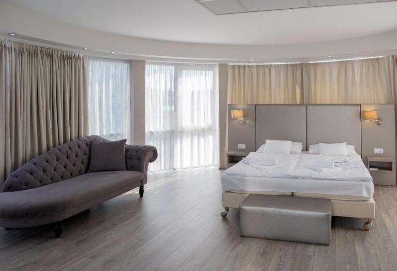 فندق Bástya Konferencia és Wellness